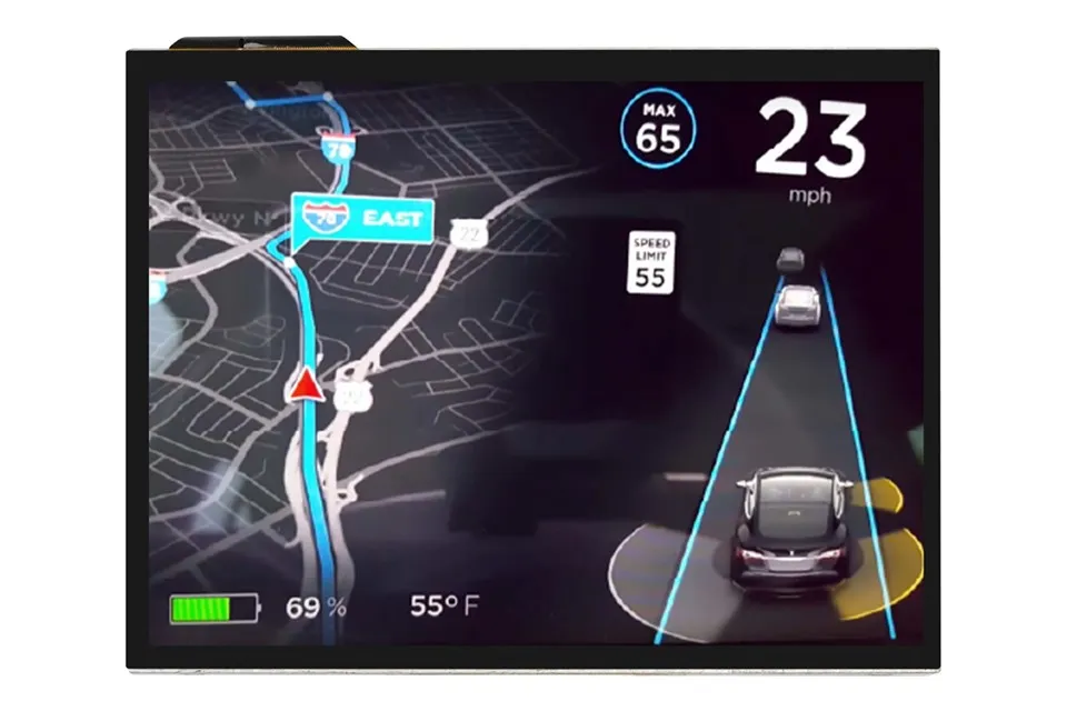LCD zobrazovací modul namontovaný na automobilu